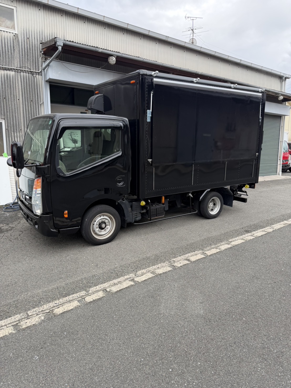 Sold out 税込245万円 ディーゼル車 日産 アトラス